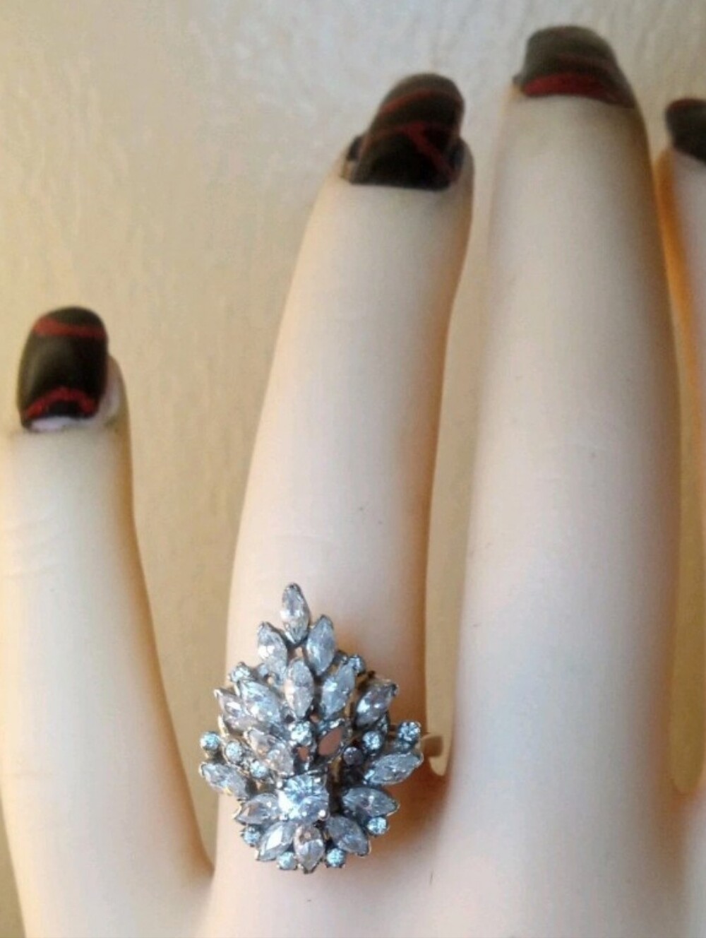 Stamped 925 ND Women's Ring Size 7 FLAW Needs Repair Missing 1 Stone Vintage